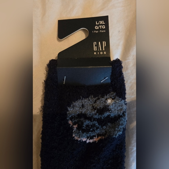 NWT - 3 Pairs Old Navy Winter Coloured Non-Skid/Gripper Socks/Slippers; Size: XL - Picture 12 of 13